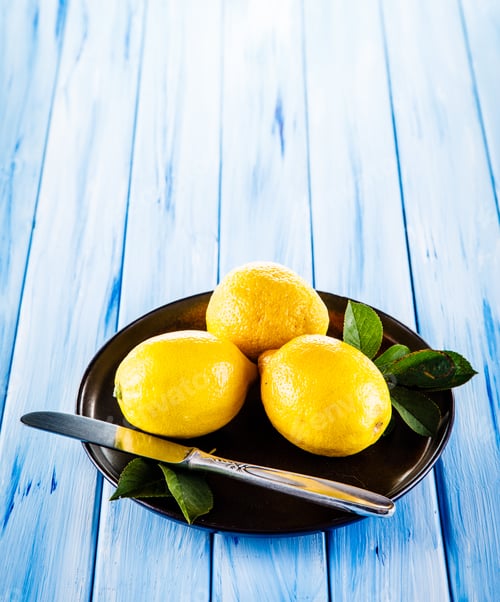 Preview: Lemons On Wooden Table