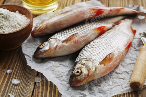 Preview: Fresh Fish Rudd, Ide On A Wooden Table