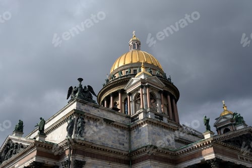 Preview: St. Isaac Cathedral At Cloud Day In Saint Petersburg, Russia.