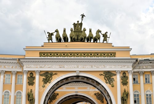 Preview: The Arch Of General Staff On Palace Square In St. Petersburg, Russia.
