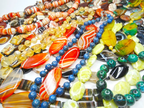 Preview: Jewelry Background Fashion Beads Necklace With Bright Crystals