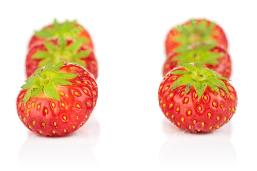 Vista previa: Group Of Six Whole Fresh Red Strawberry Isolated On White Background