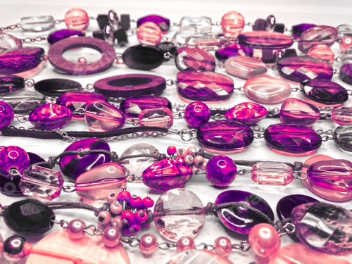 Preview: Jewelry Background Fashion Beads Necklace With Bright Crystals