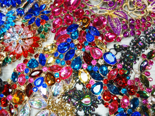 Preview: Jewelry Background Fashion Beads Necklace With Bright Crystals