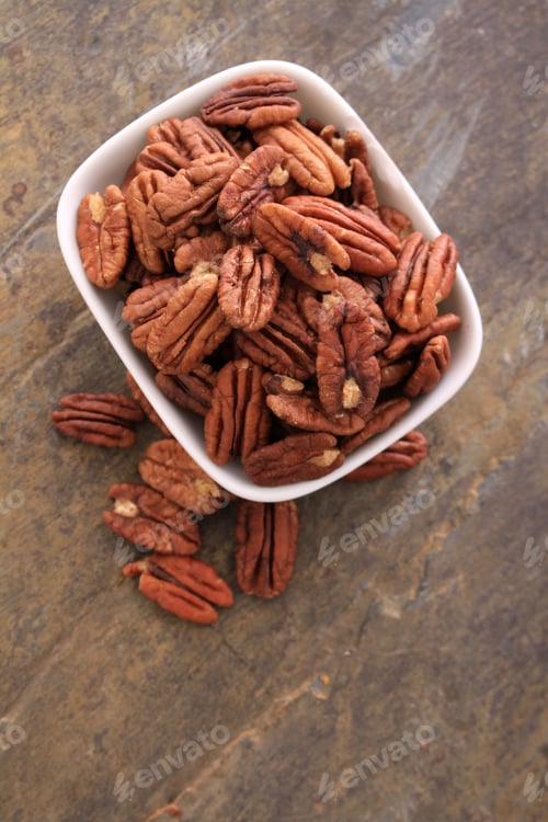 Preview: Healthy Pecan Nut Halves In White Dish