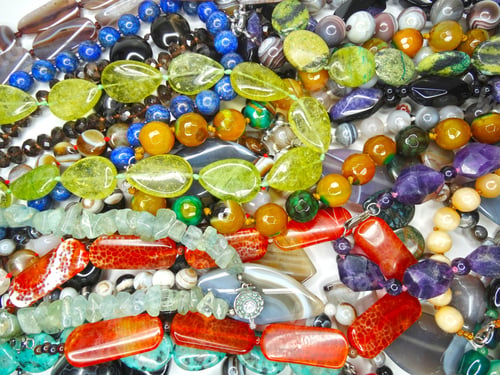 Preview: Jewelry Background Fashion Beads Necklace With Bright Crystals