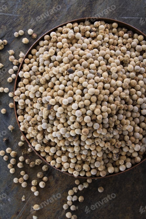 Preview: Fresh Green White Peppercorns
