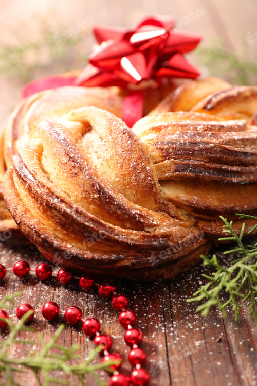 Preview: Cinnamon Roll For Christmas