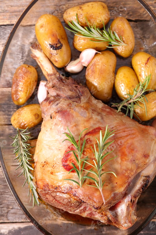 Preview: Roasted Lamb Leg With Potatoes And Rosemary