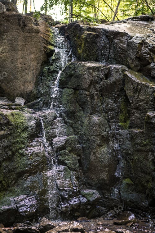 Preview: River Flows Through The Stones