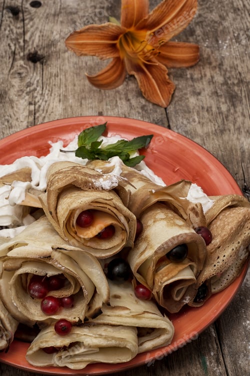 Preview: Home-Made Pancakes With Fruit And Berry Fillings