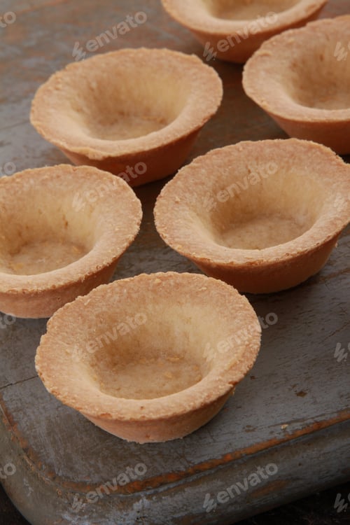 Preview: Empty Pastry Cases