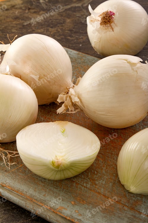 Preview: Preparing Raw Onions