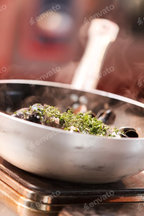 Preview: Chef At Work