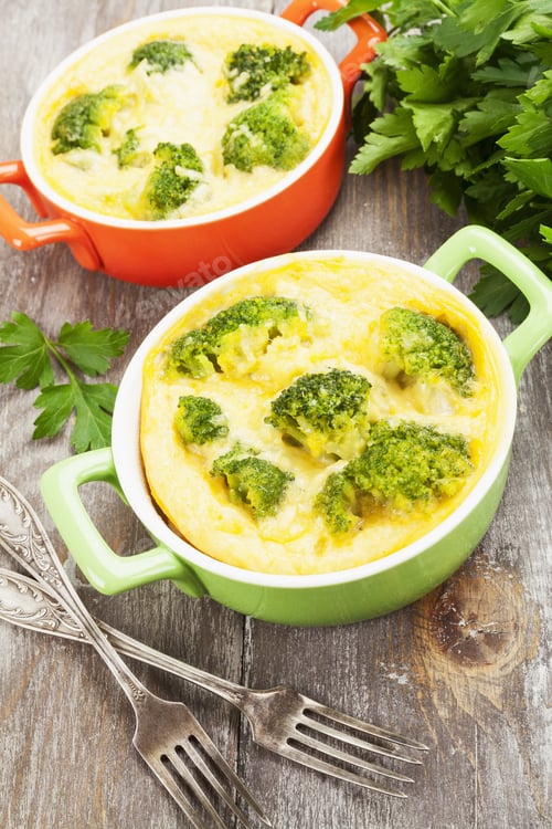 Preview: Broccoli Baked With Cheese And Eggs In A Ceramic Pots
