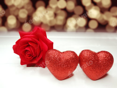 Vorschau: Liebes-Valentinstag mit Herzen und Rosenblumen-Hintergrund