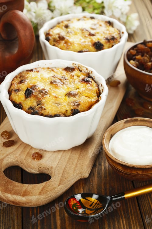 Preview: Casserole With Curd And Raisin In The Ceramic Pot