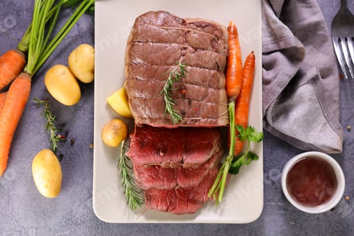 Preview: Roast Beef And Slices With Carrot, Potato And Sauce