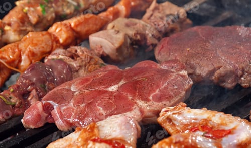 Vista previa: Cooking Meat Barbecue Shallow Depth-Of-Field.