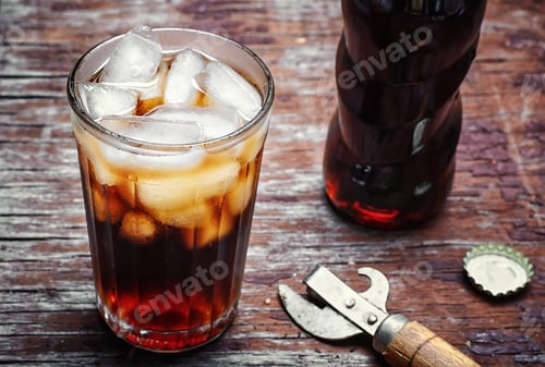 Preview: Faceted Glass With Popular Cold Summer Drink With Ice