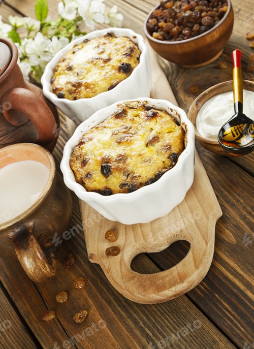 Preview: Casserole With Curd And Raisin In The Ceramic Pot