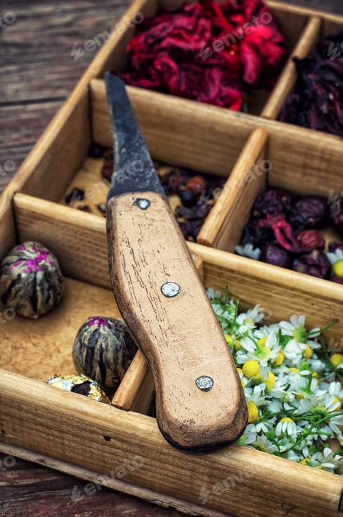 Preview: Box Collected In The Fall Of Medicinal Herbs For Teas And Medicinal Teas