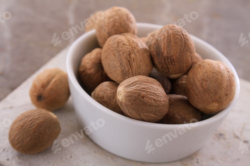 Preview: Whole Nutmeg Spice In Dish