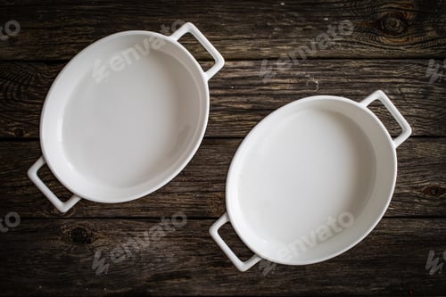 Preview: Empty Plate On Wooden Table