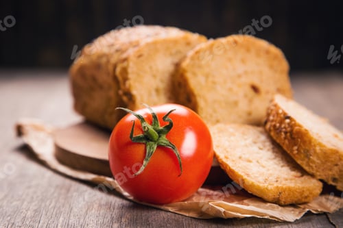 Preview: Fresh Tomato Bread With Sesame And Fresh Red Tomatoes