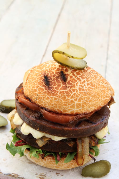 Preview: Prepared Vegan Seitan Burger Meal