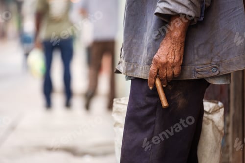 Preview: Man Holding A Cigar In The Street Of Havana, Cuba