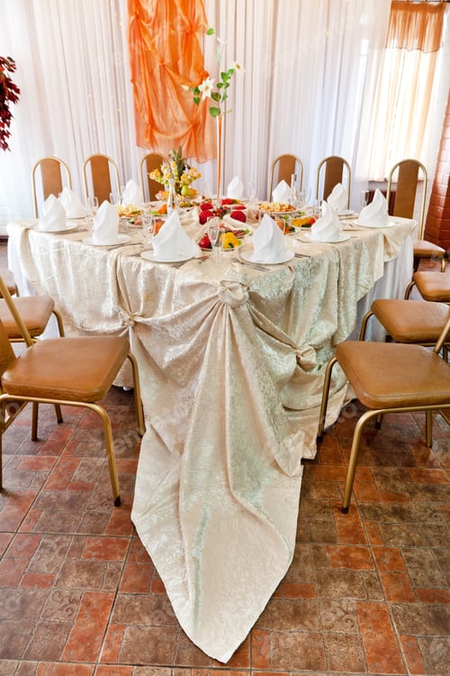 Preview: Wedding Table Setting