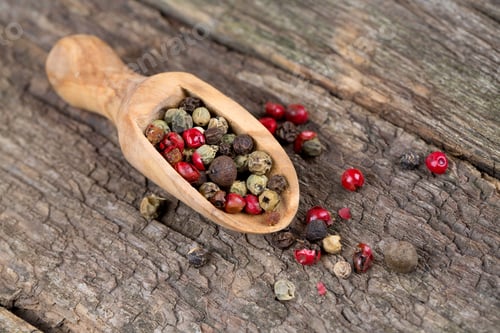 Preview: Color Pepercorns In A Wooden Scoop
