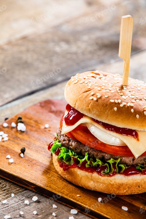 Preview: Tasty Burger On Cutting Boarrd