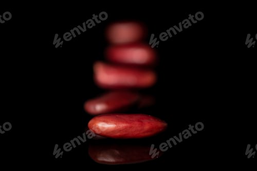 Preview: Group Of Five Whole Fresh Red Kidney Beans Isolated On Black Glass