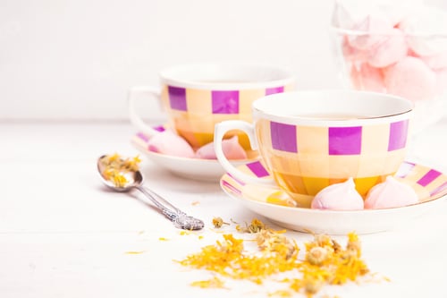 Preview: Tea Cups with Tea and Pink Meringues