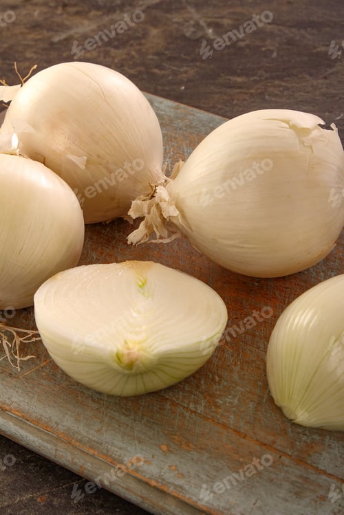Preview: Preparing Raw Onions