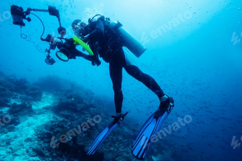 Preview: Diver Underwater