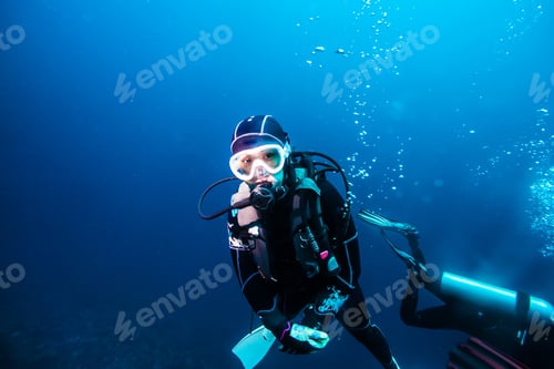Preview: Diver Underwater