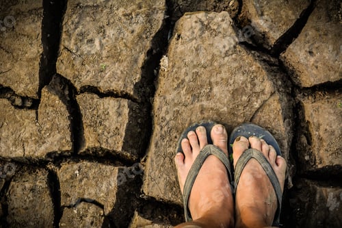 Preview: Top Feet Young Man On Dry Ground