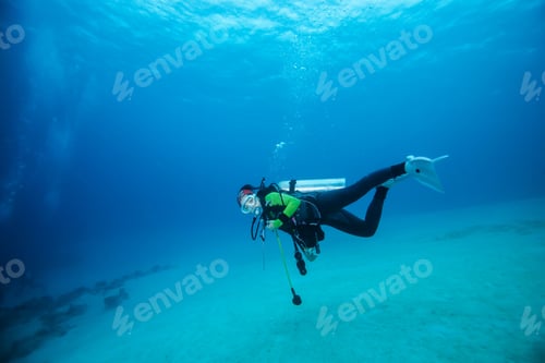 Preview: Diver Underwater