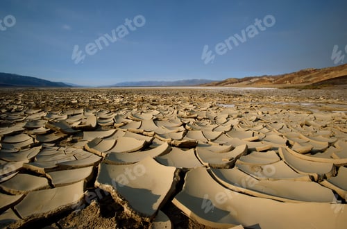 Preview: Cracked Desert Earth With Crust Of Salt, Death Valley National Park, Nevada, U