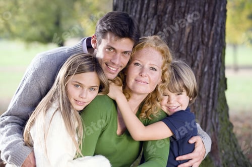 Visualização: Retrato de família na floresta de outono