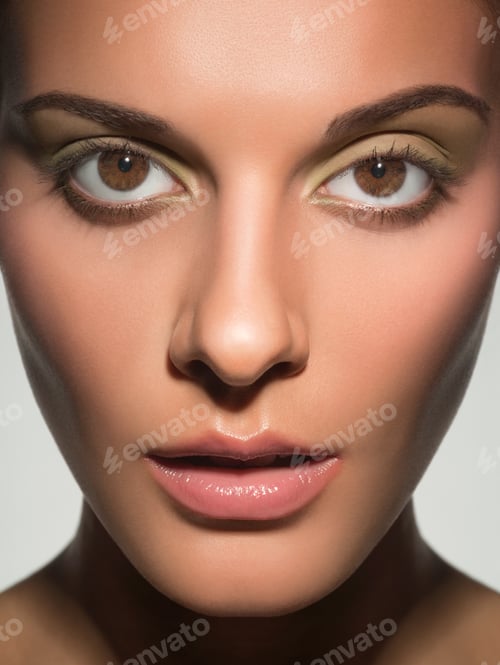 Preview: Close-Up Portrait Of Young Woman'S Face, Studio Shot