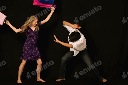 Preview: A Woman Hitting A Man With Shopping Bags
