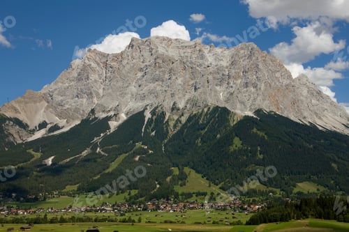 Vista previa: View From Lermoos To Ehrwald And Zugspitze, Zugspitz Massif, Tyrol, Austria