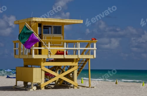 Preview: Lifeguard House On Beach, Miami Beach, Florida