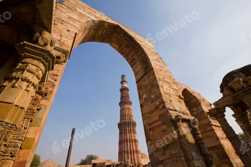 Preview: Qutub Minar And Arch Of Quqqat-Ul-Islam Mosque, New Delhi, India, South Asia