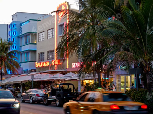 Preview: Ocean Drive, Miami Beach, Florida, Usa