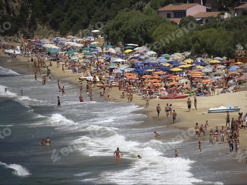 Preview: High Angle View Of Crowded Beach On The Bay Of Biodola, Elba, Tuscany, Italy